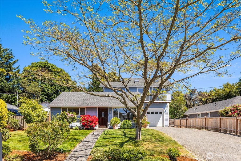 Photo of 10746 28th Avenue SW, Seattle, WA 98146 (MLS # 2386605)
