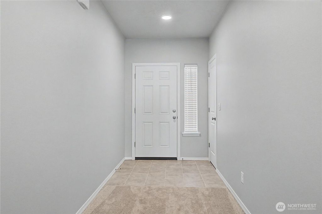 Photo of 212 Royal Palm Drive, Moses Lake, WA 98837 (MLS # 2500467)