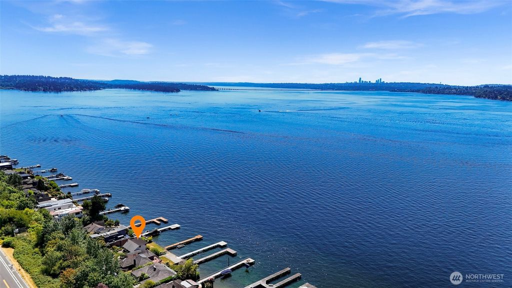 Photo of 409 5th Avenue W, Kirkland, WA 98033 (MLS # 2410387)