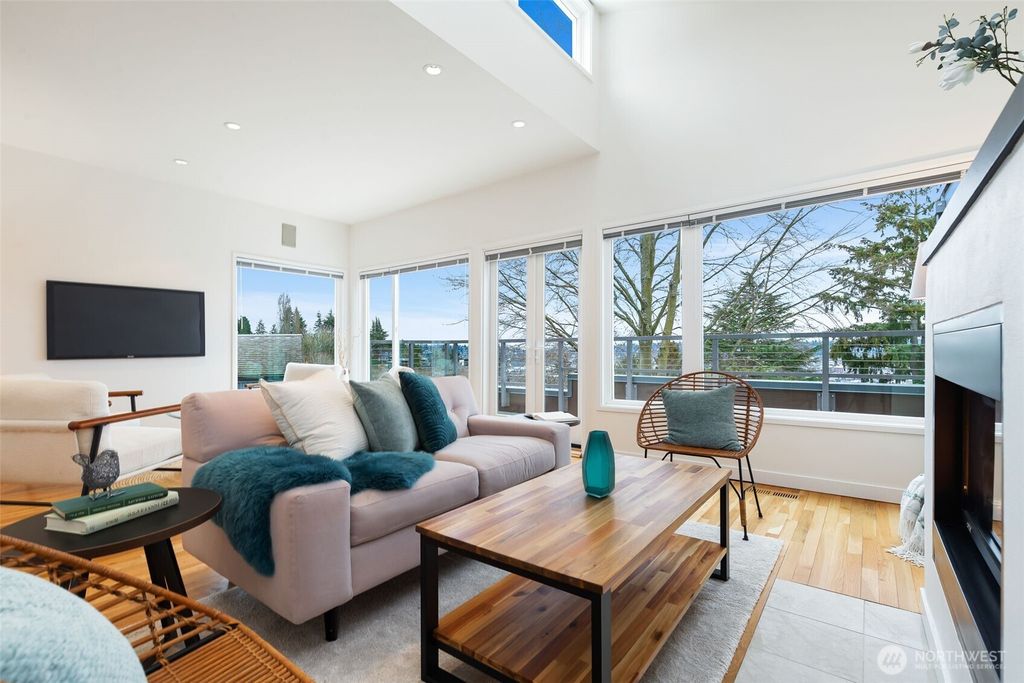 Photo of 101 NW 58th Street #14, Seattle, WA 98107 (MLS # 2339734)