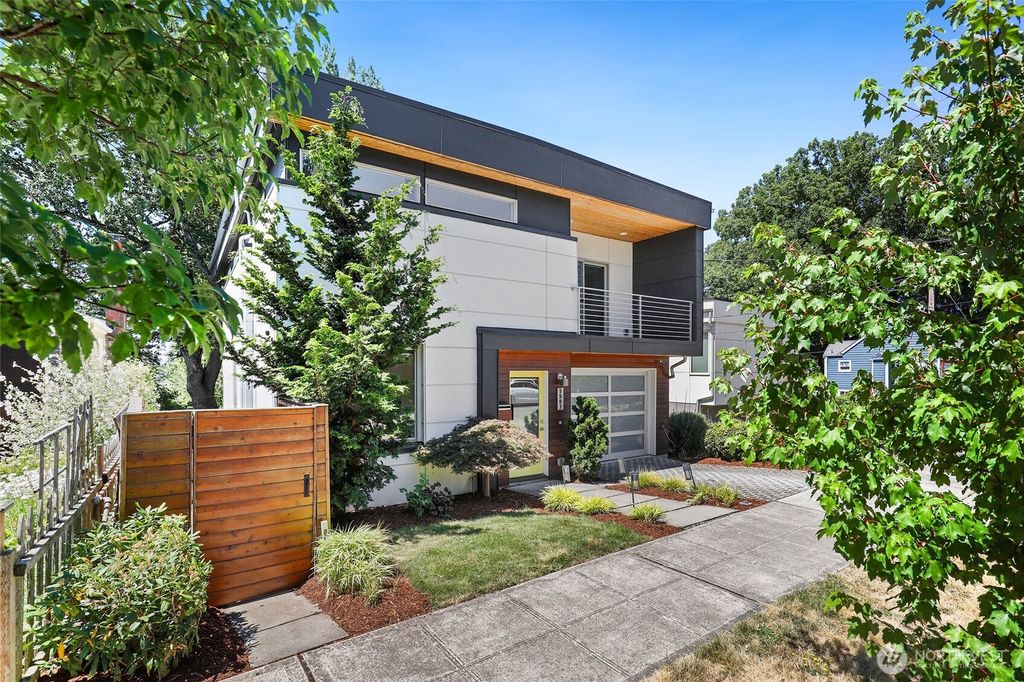 Photo of 5507 20th Avenue S, Seattle, WA 98108 (MLS # 2554759)