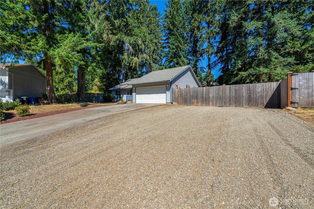 Photo of 6419 163rd Street Ct E, Puyallup, WA 98375 (MLS # 2572333)