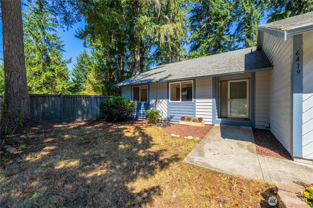 Photo of 6419 163rd Street Ct E, Puyallup, WA 98375 (MLS # 2572333)