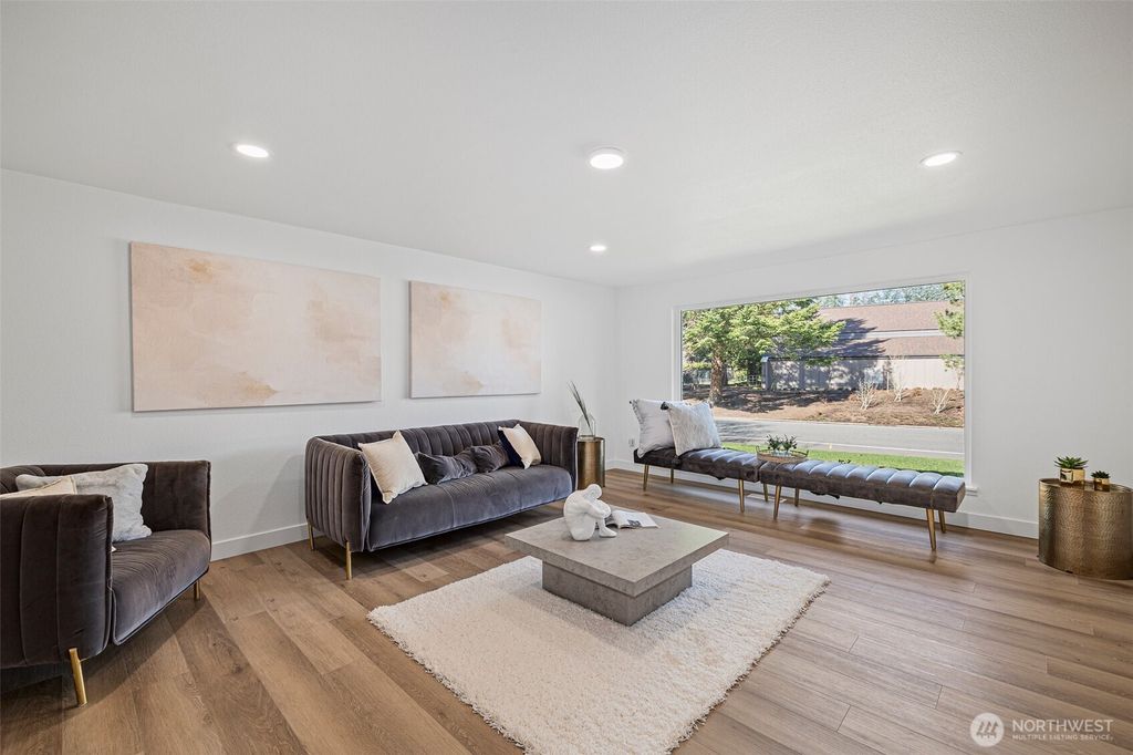 Photo of 8481 SE 71st Street, Mercer Island, WA 98040 (MLS # 2339728)
