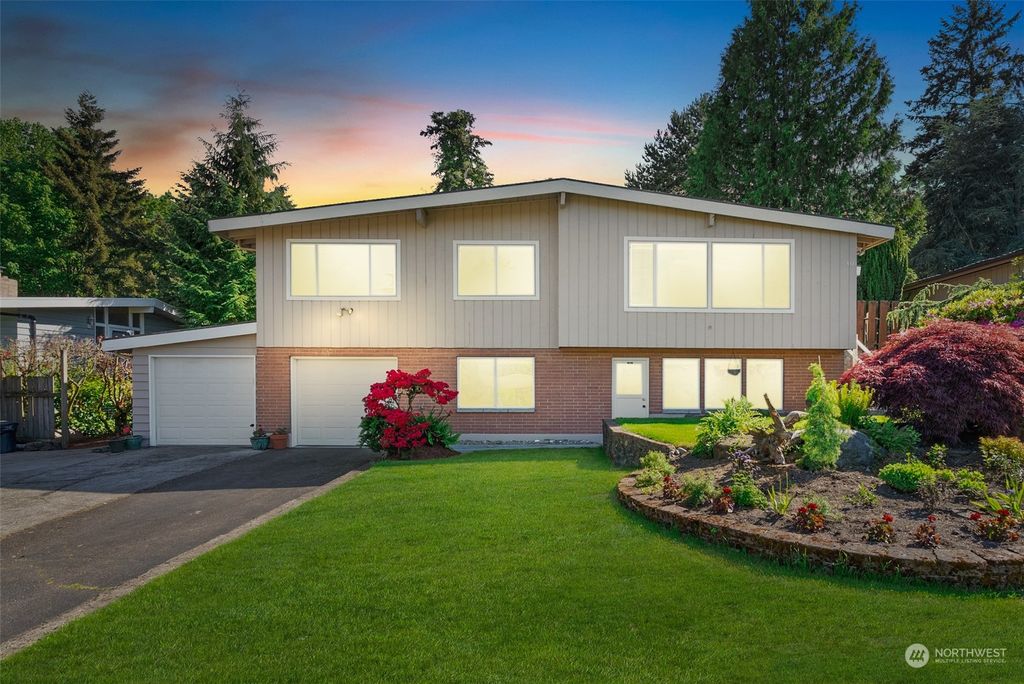Photo of 5121 S 164th St St, Tukwila, WA 98188 (MLS # 2236215)