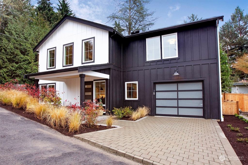 Photo of 11117 NE 46th Lane, Kirkland, WA 98033 (MLS # 2183635)