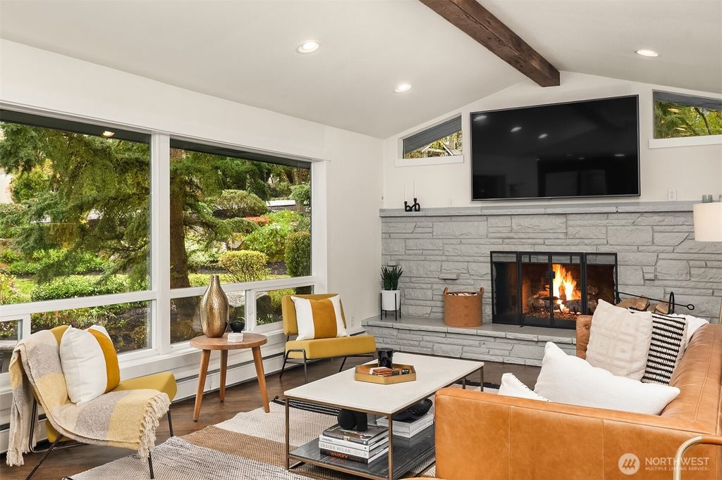 Photo of 15803 81st Avenue NE, Kenmore, WA 98028 (MLS # 2507259)