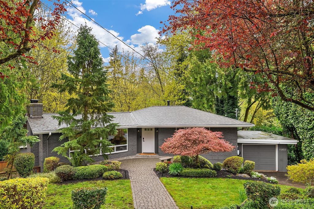 Photo of 15803 81st Avenue NE, Kenmore, WA 98028 (MLS # 2507259)