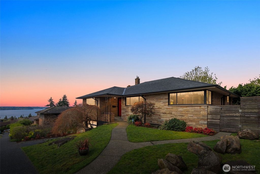 Photo of 4020 SW Henderson Street, Seattle, WA 98136 (MLS # 2352954)