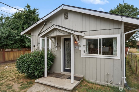 Photo of 831 E 47th Street #2, Tacoma, WA 98404 (MLS # 2561923)