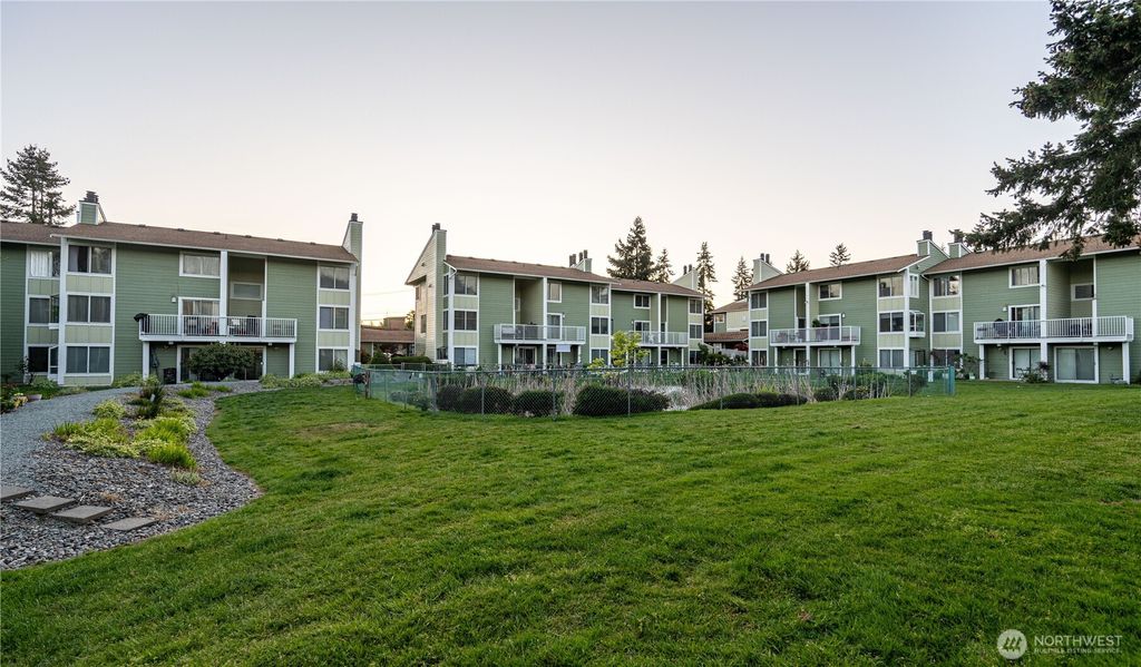 Photo of 22234 24th Avenue S #G51, Des Moines, WA 98198 (MLS # 2377128)
