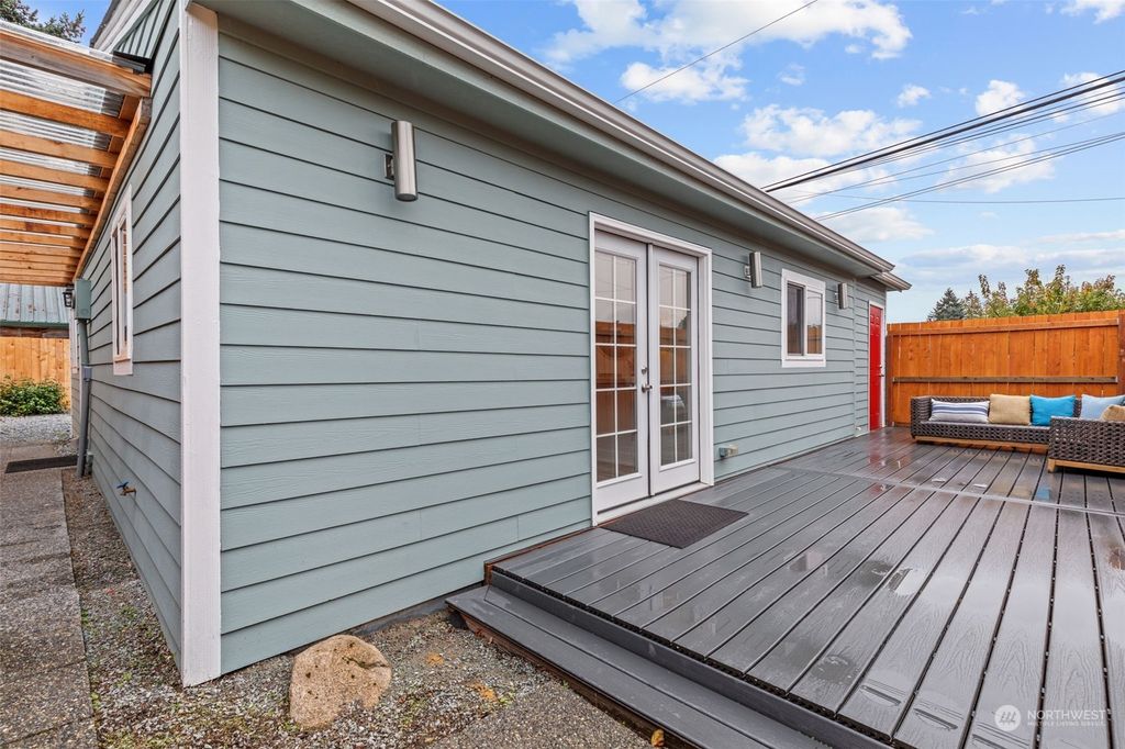 Photo of 8856 32nd Avenue SW #B, Seattle, WA 98126 (MLS # 2315924)