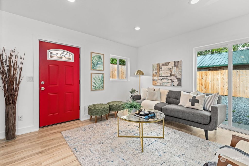 Photo of 8856 32nd Avenue SW #B, Seattle, WA 98126 (MLS # 2315924)