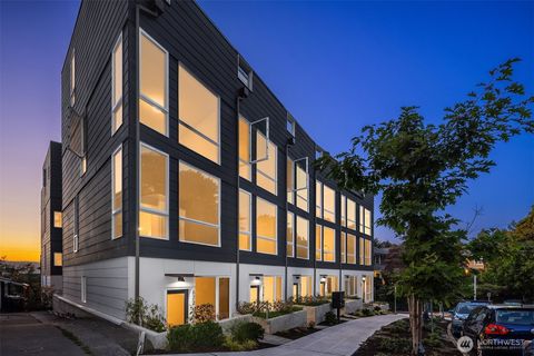 Photo of 627 13th Avenue E, Seattle, WA 98102 (MLS # 2434171)