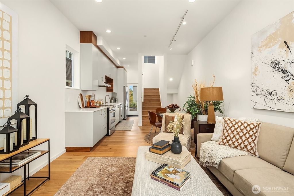 Photo of 627 13th Avenue E, Seattle, WA 98102 (MLS # 2434171)