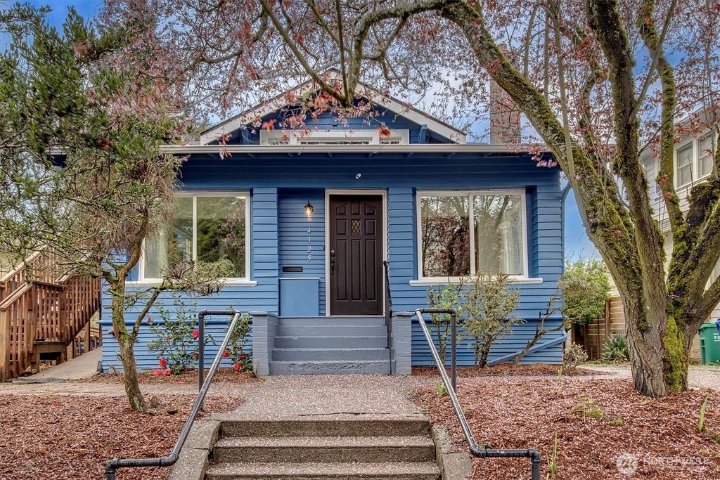 Photo of 4125 38th Avenue S, Seattle, WA 98118 (MLS # 2352498)