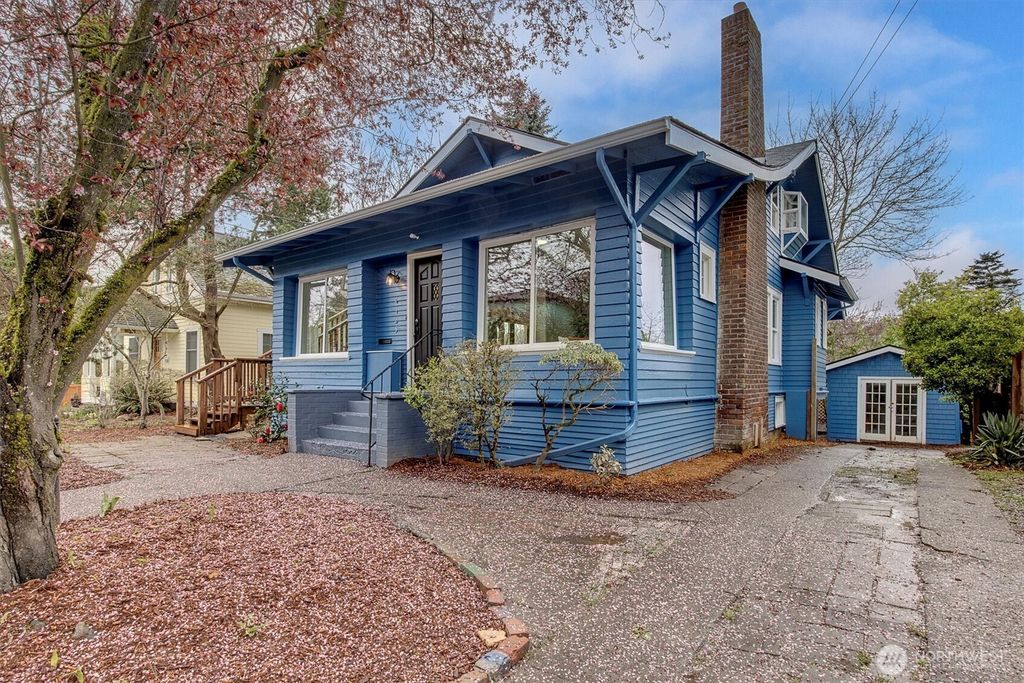 Photo of 4125 38th Avenue S, Seattle, WA 98118 (MLS # 2352498)