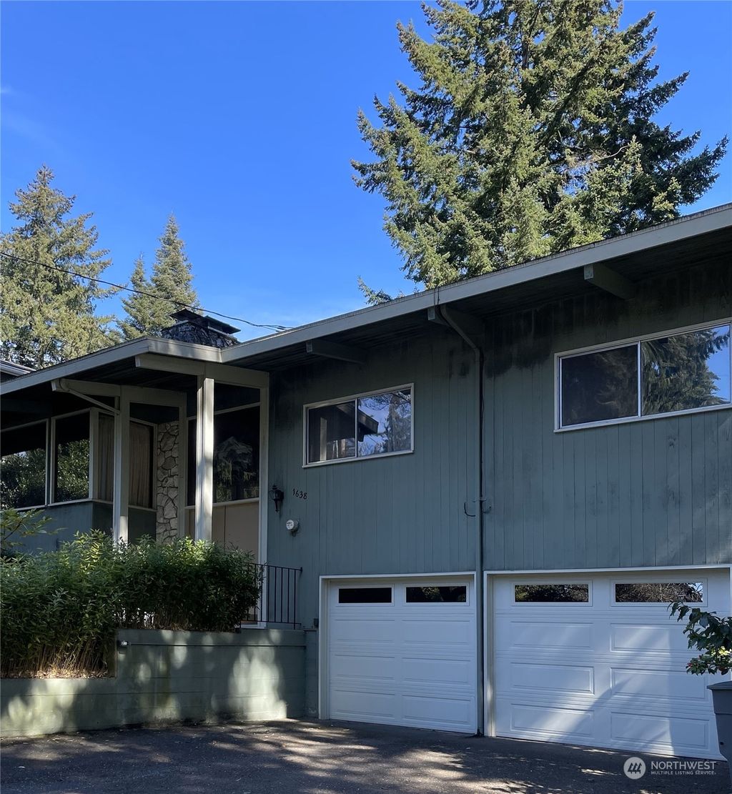 Photo of 1638 103rd Avenue SE, Bellevue, WA 98004 (MLS # 2068366)