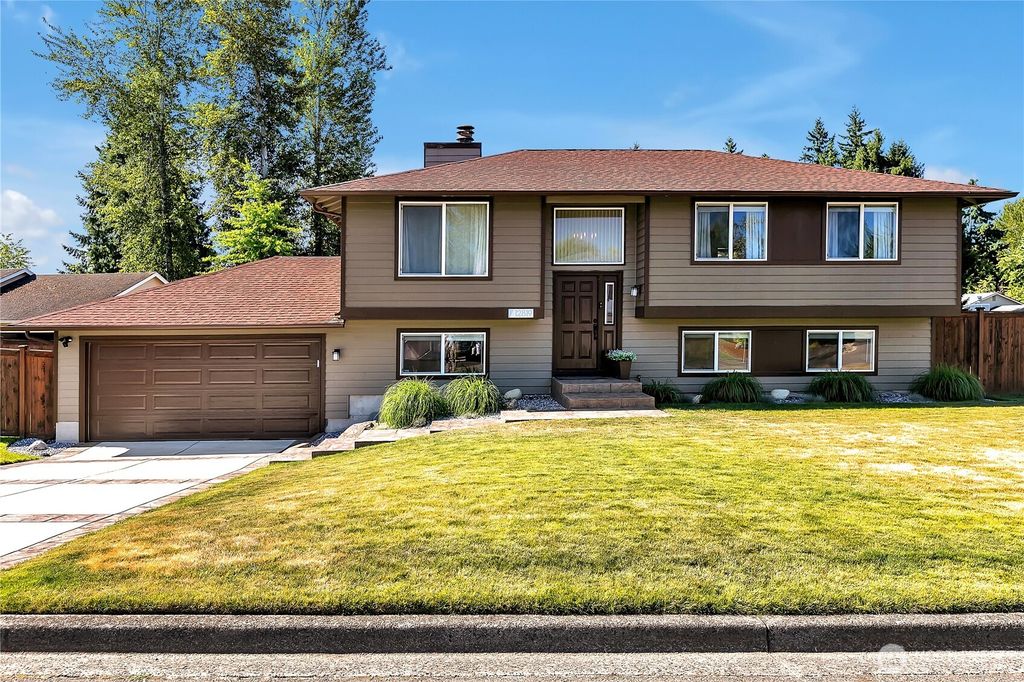 Photo of 12819 SE 259th Street, Kent, WA 98030 (MLS # 2407137)