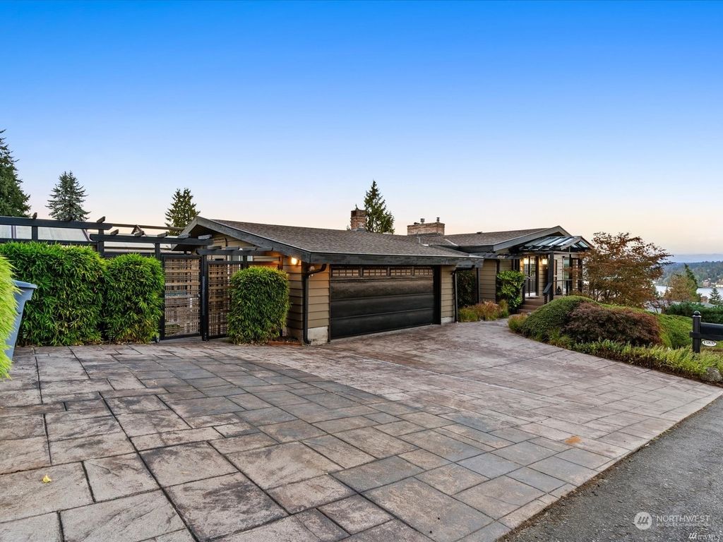 Photo of 15837 36th Avenue NE, Lake Forest Park, WA 98155 (MLS # 2182399)