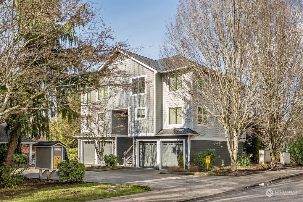 Photo of 925 5th Avenue NW #B108, Issaquah, WA 98027 (MLS # 2200212)