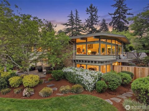 Photo of 215 SW 178th Street, Normandy Park, WA 98166 (MLS # 2518409)