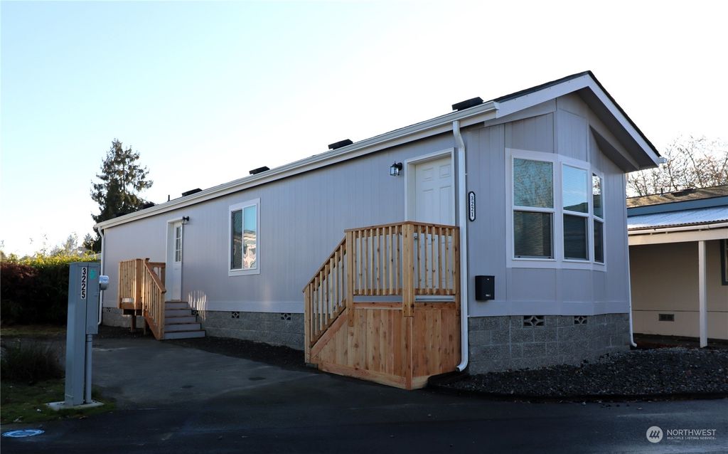 Photo of 3221 S 182nd Place #217, SeaTac, WA 98188 (MLS # 2184168)