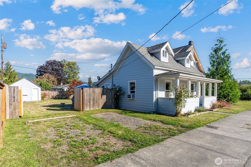 336 3rd Avenue SW
