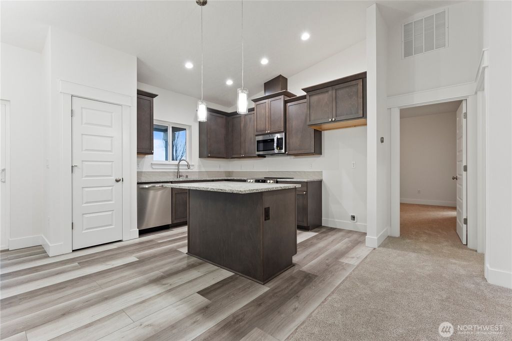 Photo of 725 P Street NE, Quincy, WA 98848 (MLS # 2443915)