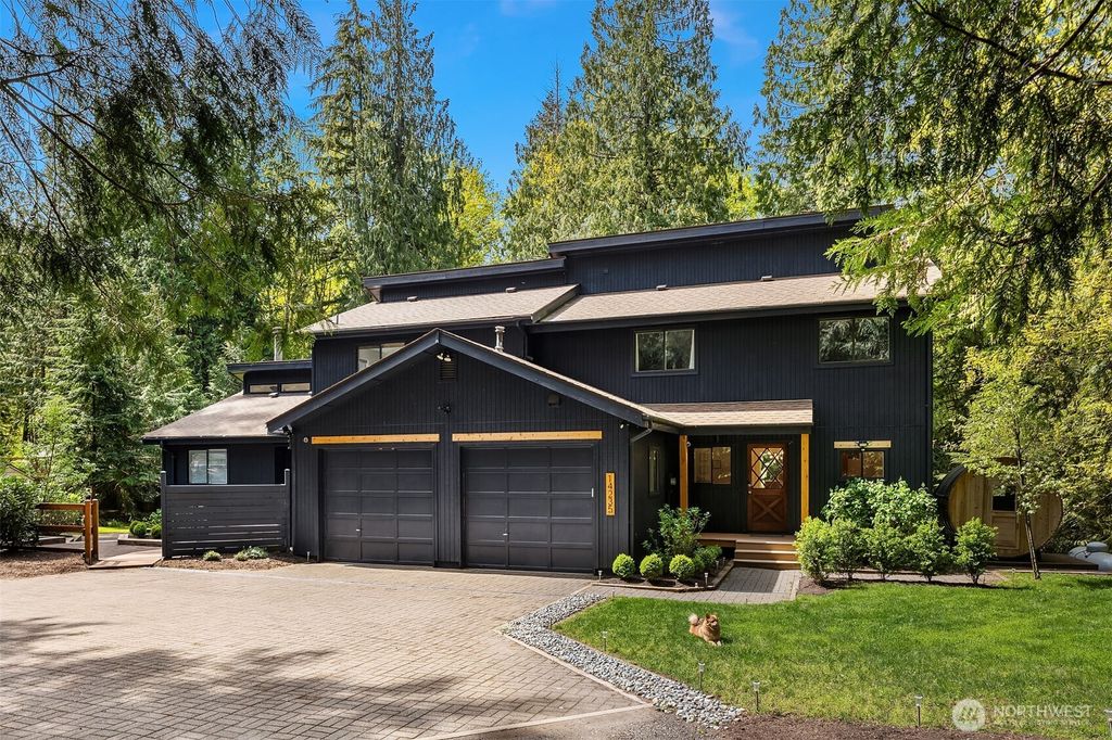Photo of 14235 248th Place SE, Issaquah, WA 98027 (MLS # 2444149)