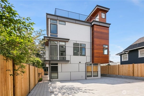 6211 9TH AVE NE # A, SEATTLE, WA 98115 - Image e76c602d03439aa0621d5b23ded36a7e/4087975287