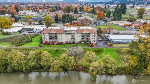 Photo of 1548 River Road #302, Longview, WA 98632 (MLS # 2453250)