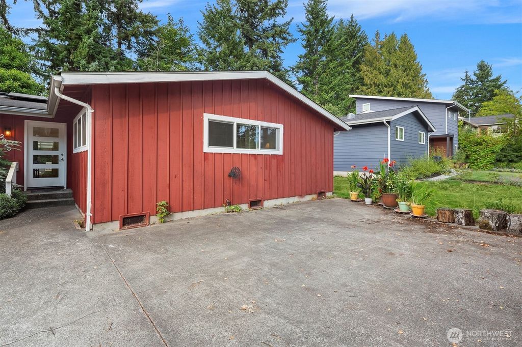 Photo of 2020 NE 102nd Street, Seattle, WA 98125 (MLS # 2431364)