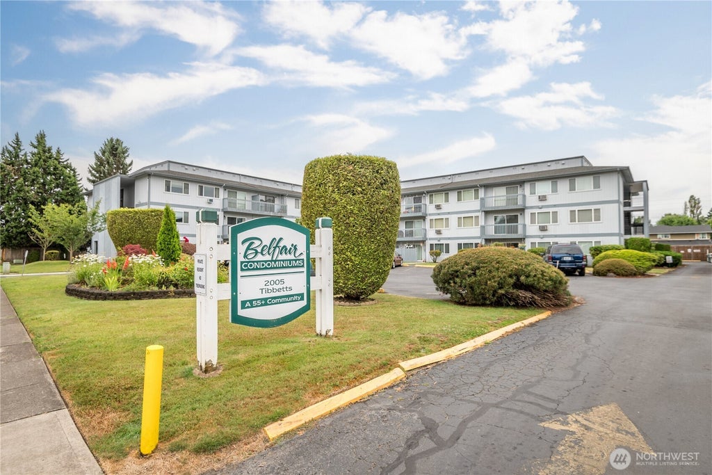 Photo of 2005 Tibbetts Drive #201, Longview, WA 98632 (MLS # 2575583)