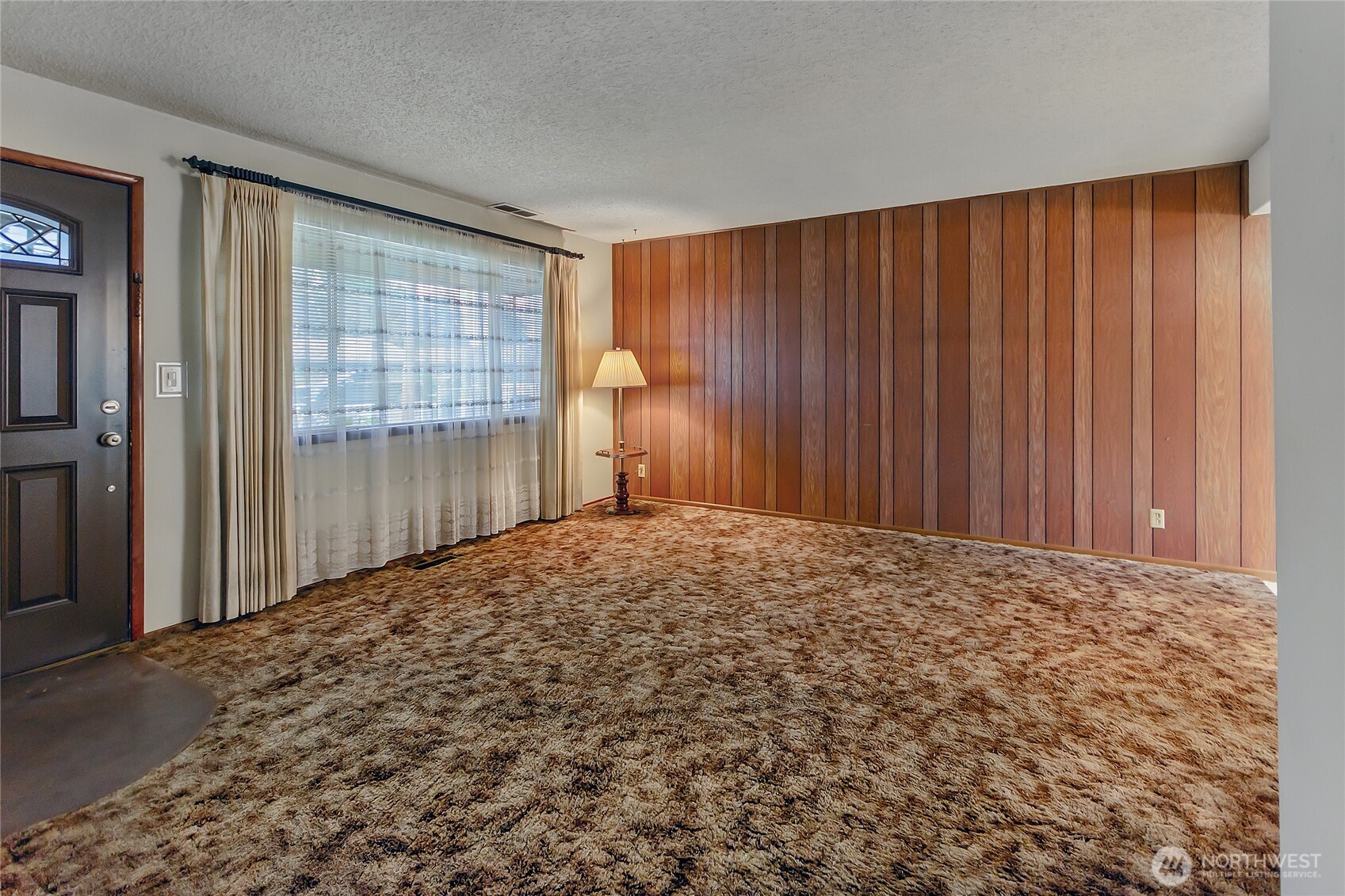 8216 John Dower Rd SW