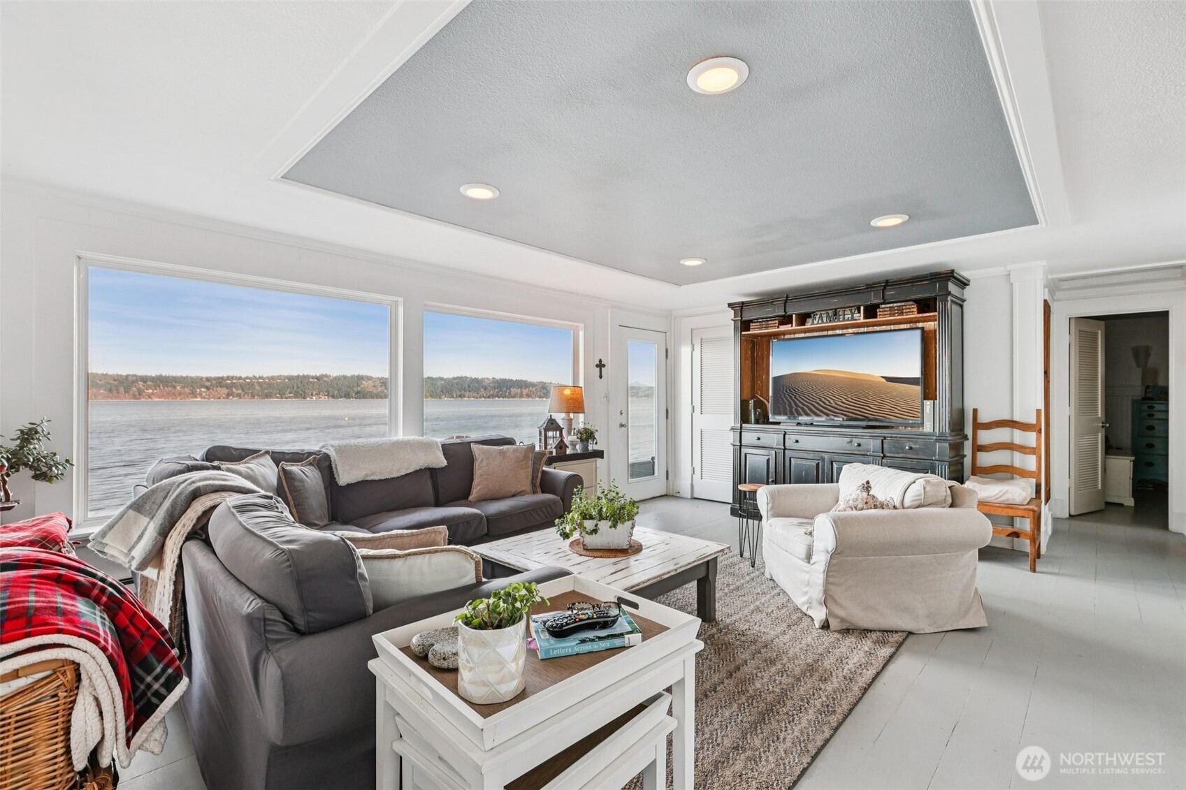 3151 Shoreline Drive