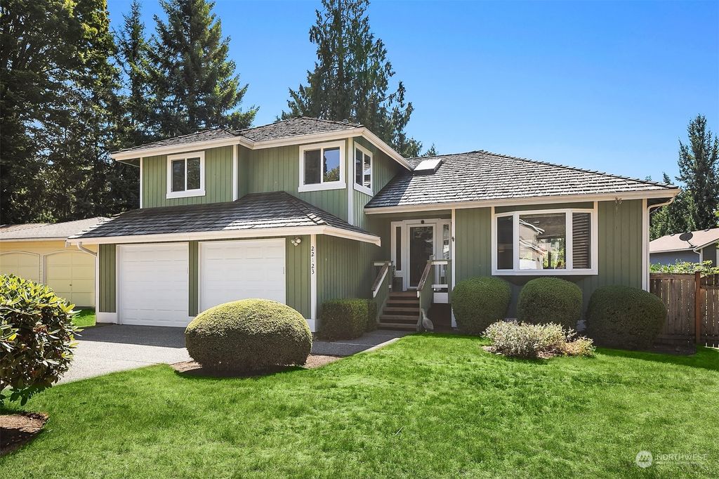 Photo of 22123 NE 9th Place, Sammamish, WA 98074 (MLS # 2143185)