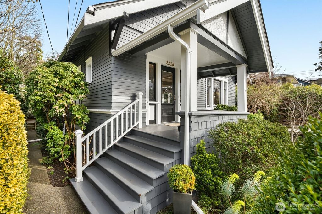 Photo of 2218 Nob Hill Avenue N, Seattle, WA 98109 (MLS # 2346030)