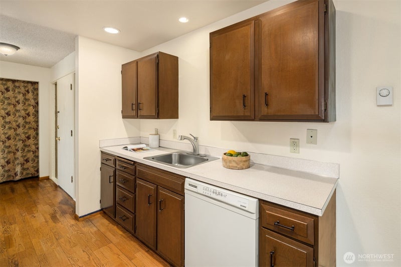 7064 35th Avenue NE 22