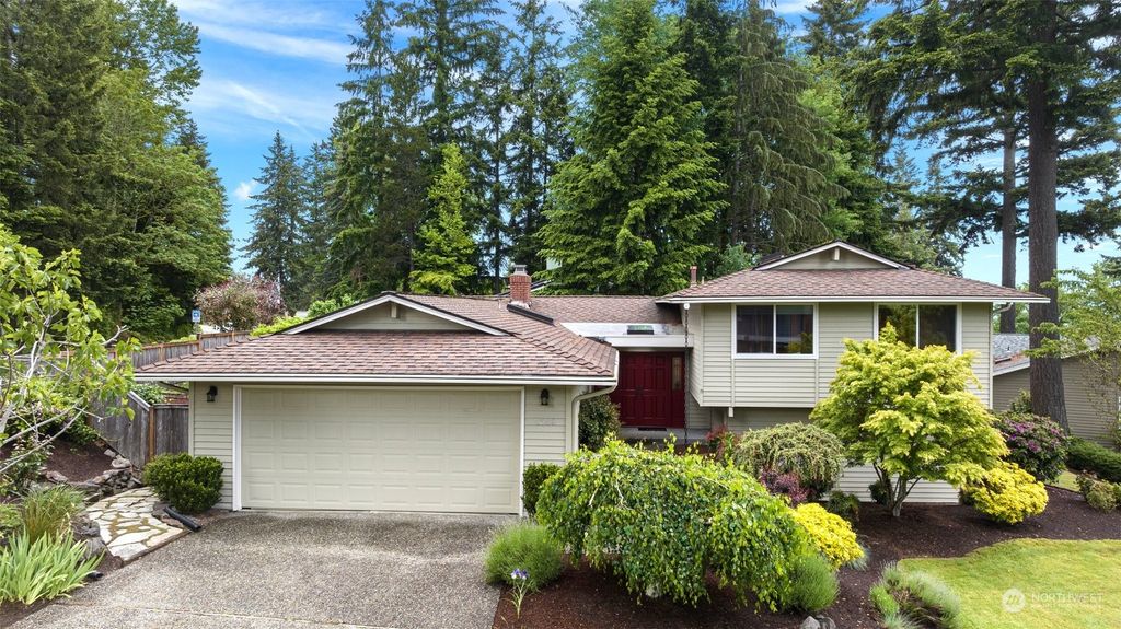 Photo of 4585 144th Avenue SE, Bellevue, WA 98006 (MLS # 2235377)