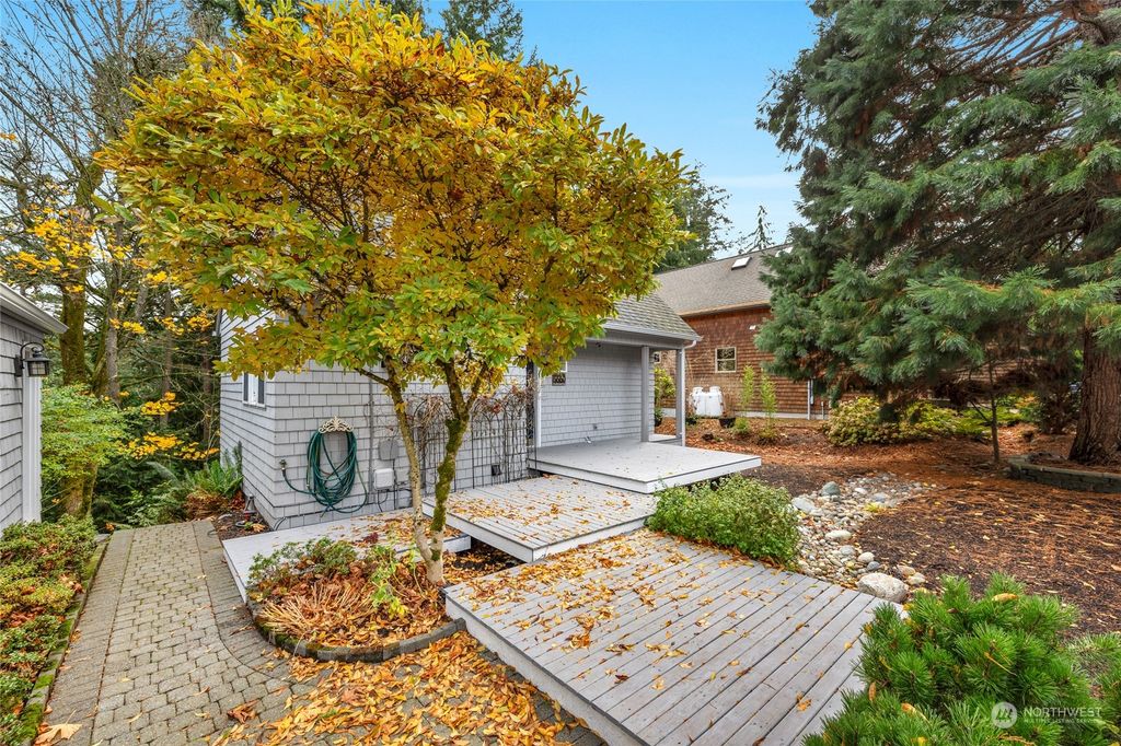 Photo of 5660 96th Street SW, Mukilteo, WA 98275 (MLS # 2309909)