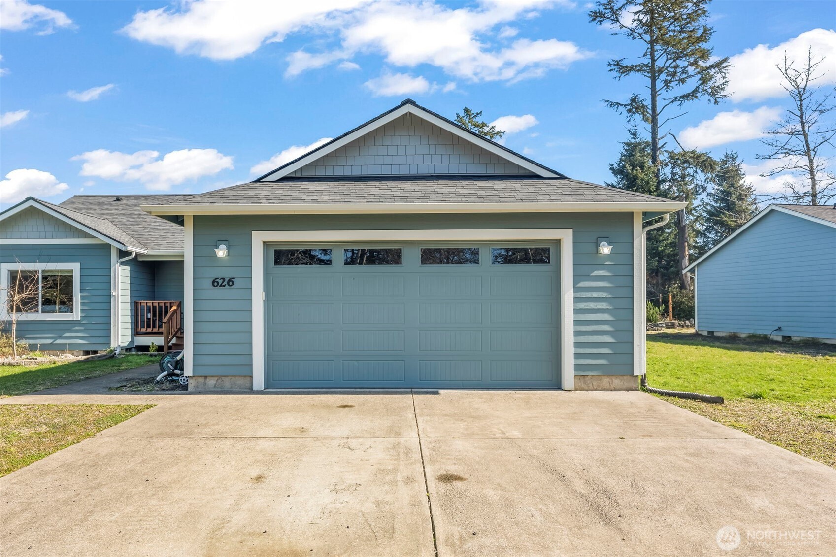 626 Duck Lake Drive SE