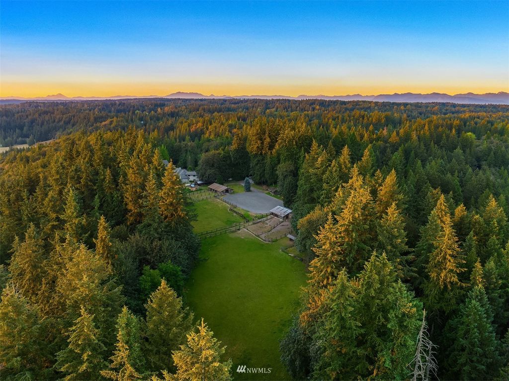 Photo of 6001 204th Place NE, Redmond, WA 98053 (MLS # 1976423)