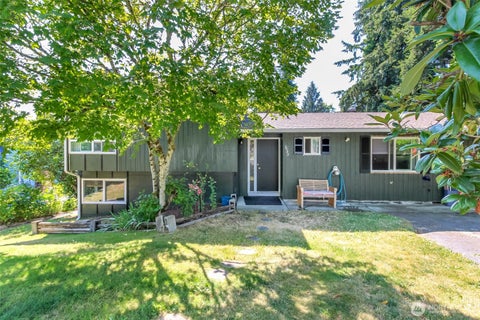 Photo of 2633 Lake Youngs Court SE, Renton, WA 98058 (MLS # 2560281)