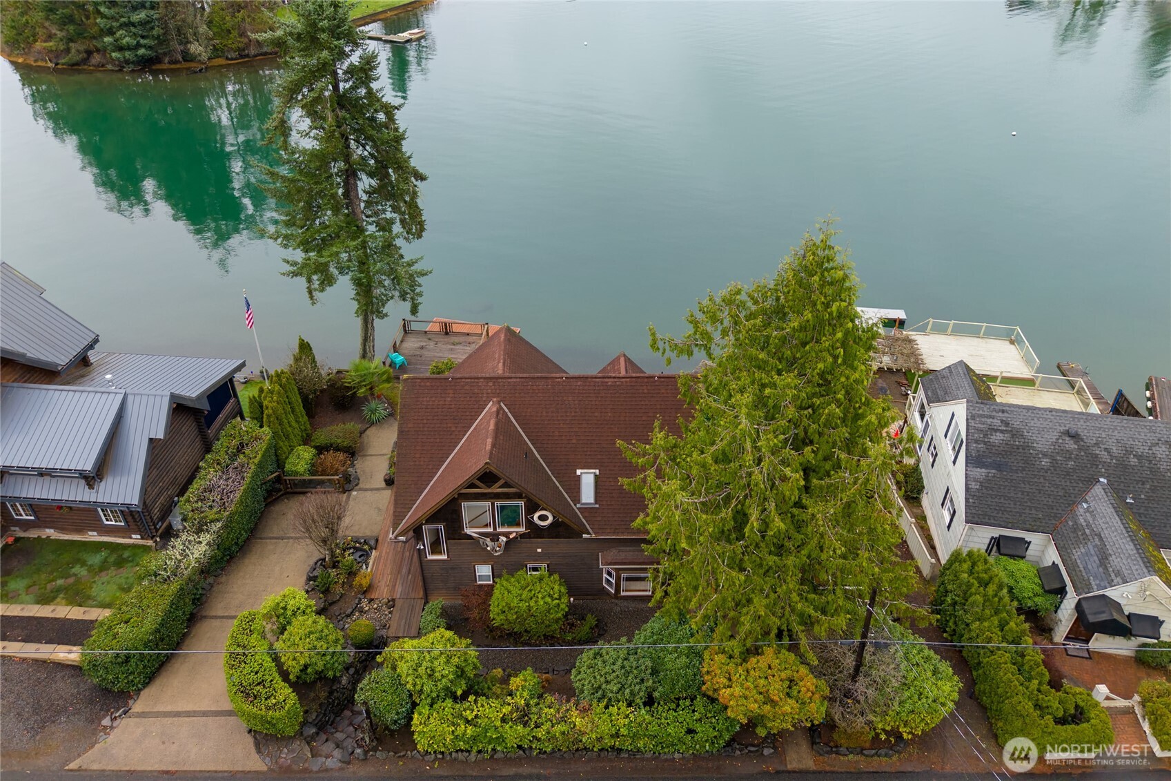 7422 Ray Nash Drive NW