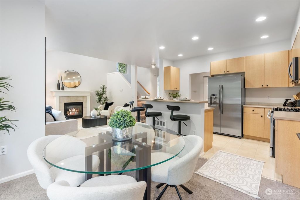 Photo of 101 S 50th Place #D, Renton, WA 98055 (MLS # 2302007)