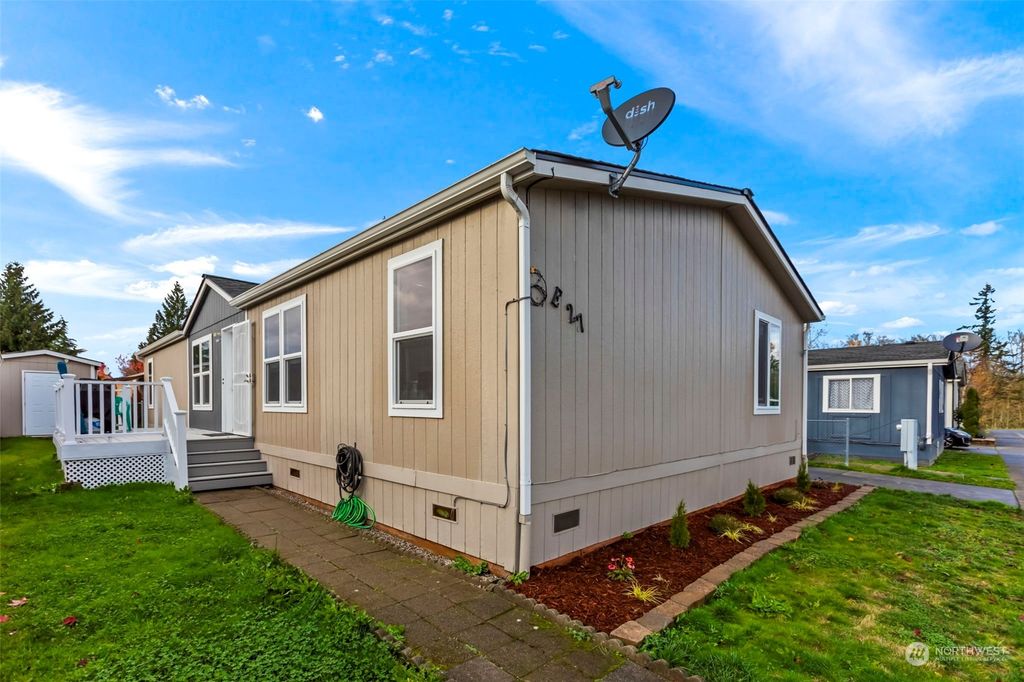 Photo of 31600 126th Avenue SE #E27, Auburn, WA 98092 (MLS # 2309873)