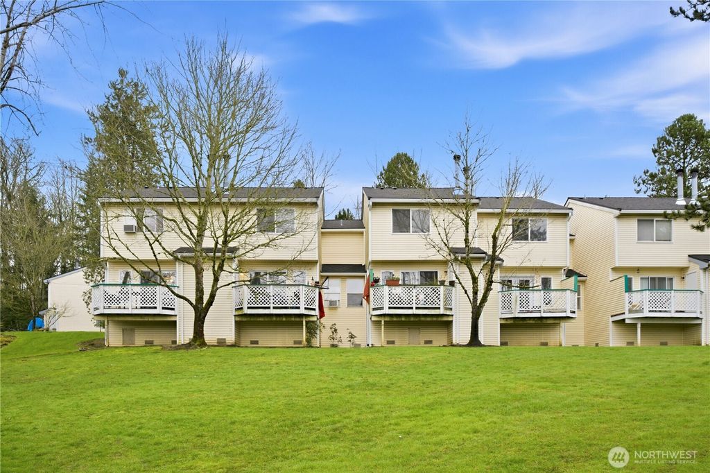 Photo of 833 SW Sunset Boulevard #J-51, Renton, WA 98057 (MLS # 2513451)