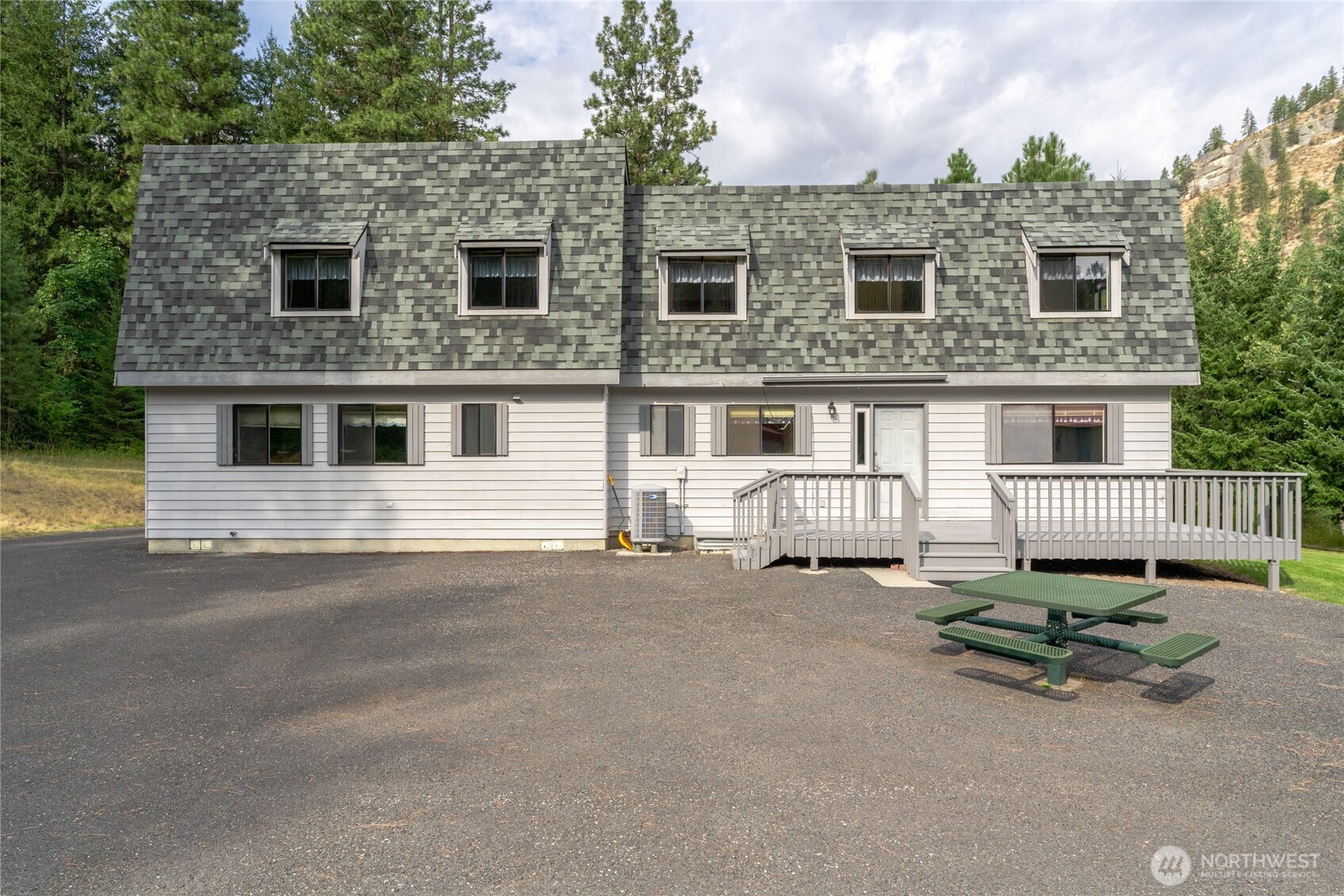 9585 Eagle Creek Road