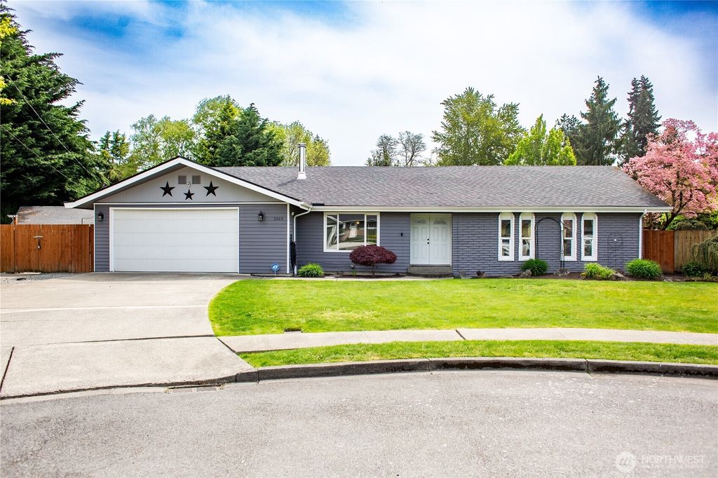 Photo of 3949 SE 10th Place, Renton, WA 98058 (MLS # 2518233)